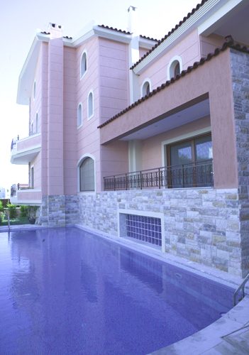 ΔΙΩΡΟΦΕΣ ΜΕΖΟΝΕΤΕΣ ΜΕ ΠΙΣΙΝΑ ΣΤΟ ΓΕΡΑΚΑ